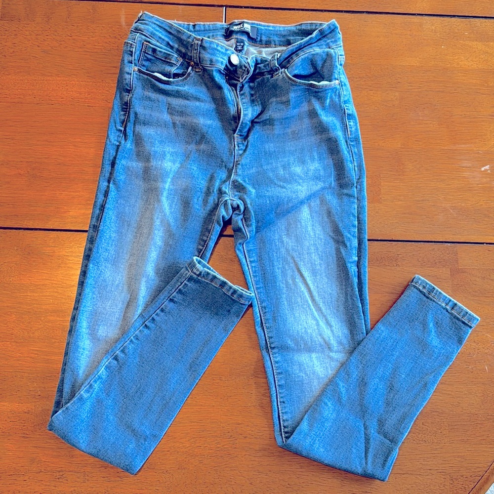 Wax Jeans size 11/30 skinny jeans